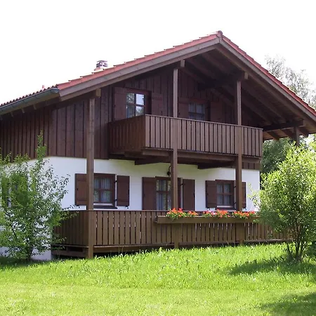 度假居 Waldferiendorf 雷根